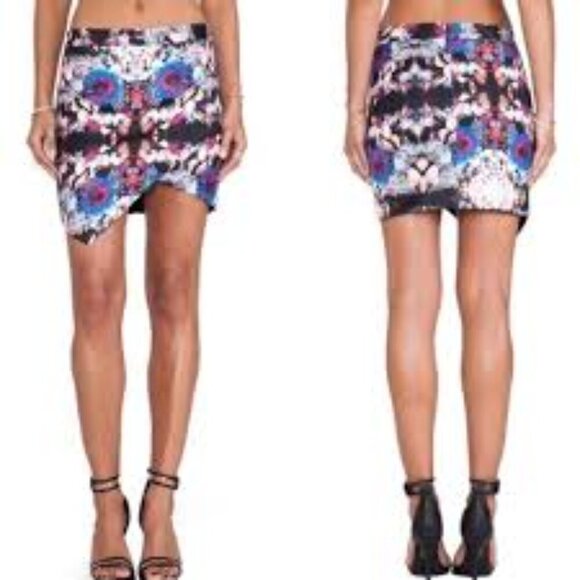 Lovers and Friends Asymmetrical Mini Skirt Neiman Marcus NWT Med fits Small $150 - Picture 1 of 6